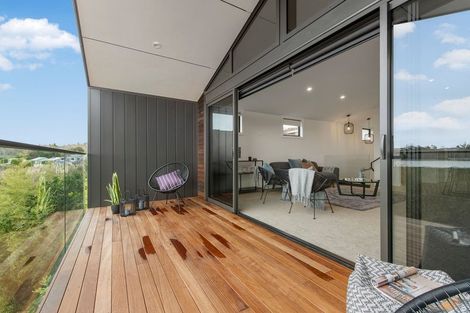 Photo of property in 1 Blenheim Place, Judea, 3110