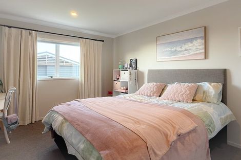 Photo of property in 15 Boardwalk Rise, Long Bay, Auckland, 0630