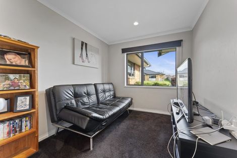 Photo of property in 30 Montague Grove, Stratford, 4332