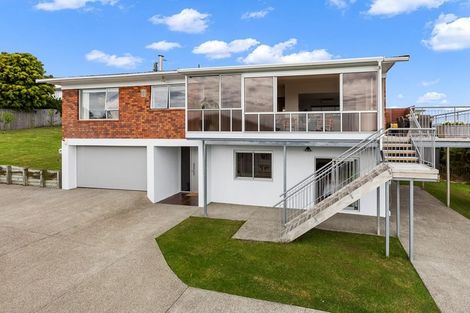 Photo of property in 8a Newhaven Terrace, Mairangi Bay, Auckland, 0630