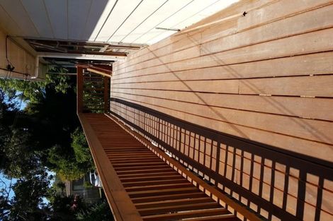 Photo of property in 15 Ellice Road, Totara Vale, Auckland, 0629