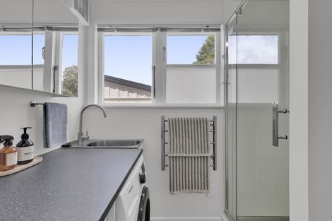 Photo of property in 1 Moule Place, Fairfield, Hamilton, 3214
