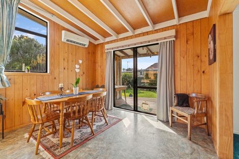 Photo of property in 17 Te Rauparaha Street, Otaki, 5512