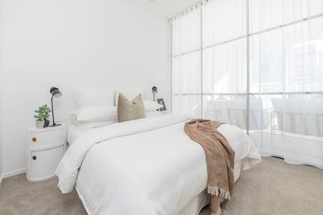 Photo of property in 27 Raukohekohe Road, Wiri, 2104
