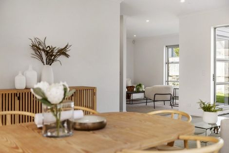 Photo of property in 11 Owen Chapman Drive, Red Beach, 0932