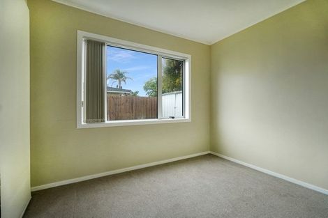 Photo of property in 17a/1 Tawa Road, Te Atatu Peninsula, Auckland, 0610