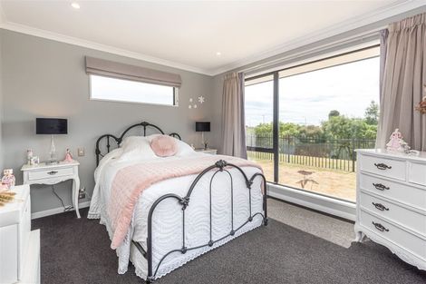 Photo of property in 18 Pistacia Place, Hornby, Christchurch, 8025