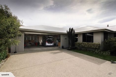 Photo of property in 18 Kelliher Drive, Wanaka, 9305