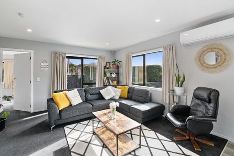 Photo of property in 25 Mahia Lane, Waikanae, 5036