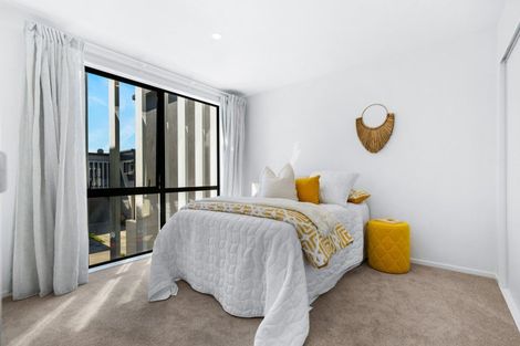 Photo of property in 35 Carder Court, Hobsonville, Auckland, 0618
