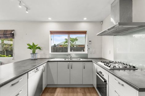 Photo of property in 54 Englefield Road, Northwood, Christchurch, 8051