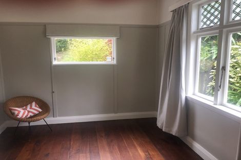 Photo of property in 32 Mills Road, Brooklyn, Wellington, 6021