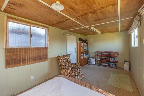 Photo of property in 25 Himatangi Street, Himatangi Beach, Foxton, 4891