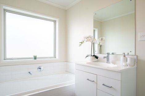 Photo of property in 21 Faringdon Boulevard, Rolleston, 7615