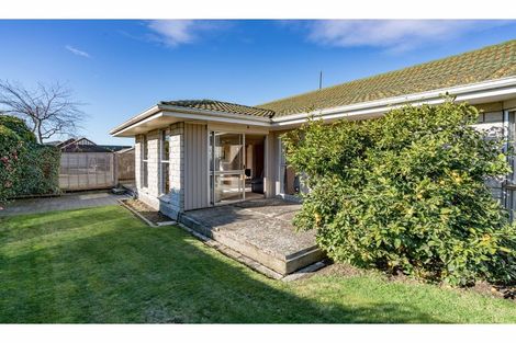 Photo of property in 19 Broadfell Avenue, Avonhead, Christchurch, 8042