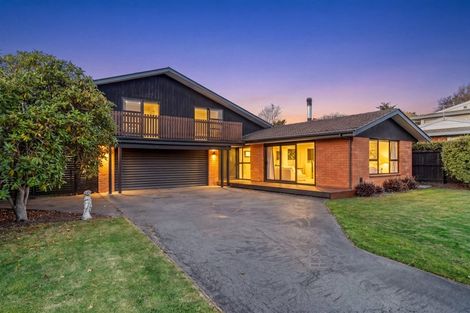 Photo of property in 4 Kingham Place, Avonhead, Christchurch, 8042