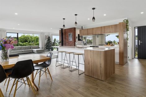 Photo of property in 110r Waikite Road, Welcome Bay, Tauranga, 3175