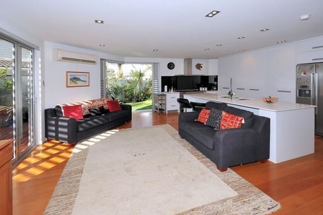 Photo of property in 34a Ocean View Road, Milford, Auckland, 0620