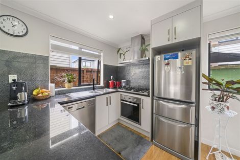 Photo of property in 93 Naylors Drive, Mangere, Auckland, 2022