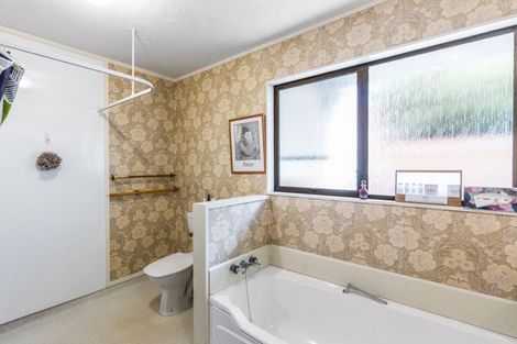 Photo of property in 87 Golf Road, Paraparaumu Beach, Paraparaumu, 5032