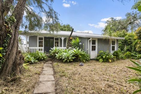 Photo of property in 9 Kamaka Road, Mangere Bridge, Auckland, 2022
