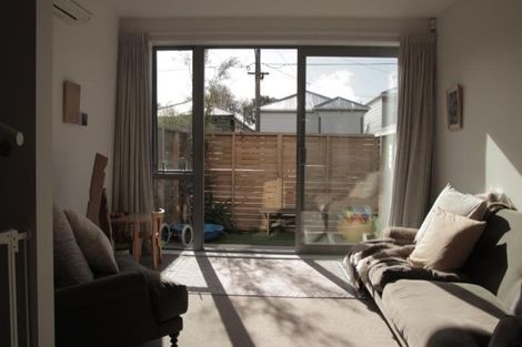 Photo of property in 24u7 Princess Terrace, Newtown, Wellington, 6021