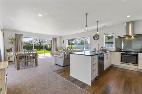 Photo of property in 7 Cross Street, Lepperton, New Plymouth, 4373