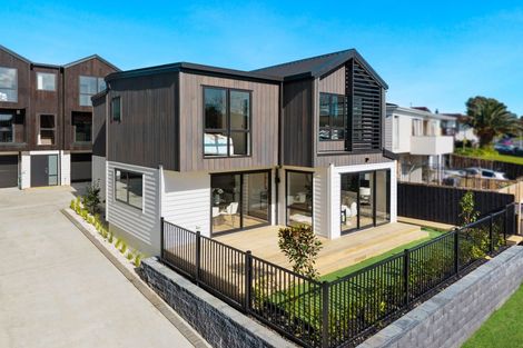 Photo of property in 10a Prince Regent Drive, Half Moon Bay, Auckland, 2012