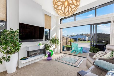 Photo of property in 80 Waipunahau Road, Waikanae, 5036