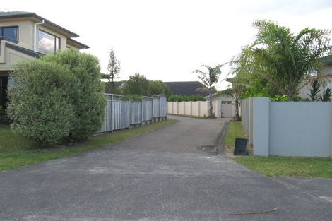 Photo of property in 12 Mistral Place, West Harbour, Auckland, 0618