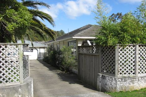 Photo of property in 6 Homedale Road, Wainuiomata, Lower Hutt, 5014