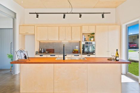 Photo of property in 4 Mirek Street, Waikanae, 5036