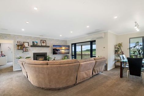 Photo of property in 141 Mangakura Road, Helensville, 0875