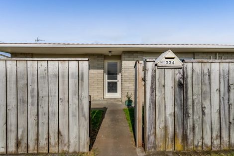 Photo of property in 224 Parklands Avenue, Bell Block, New Plymouth, 4312
