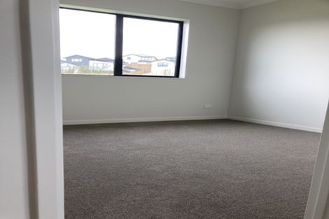 Photo of property in 8 Captain Rings Drive, Papakura, 2110