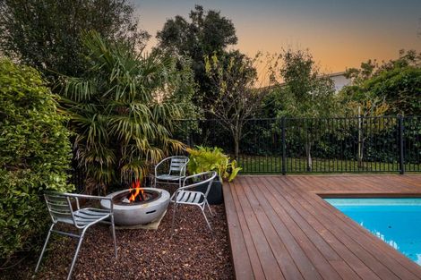Photo of property in 32 Lucknow Road, Havelock North, 4130