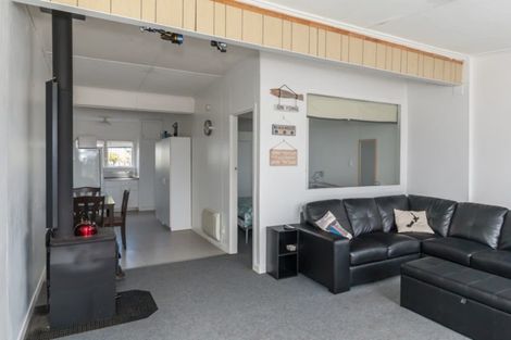 Photo of property in 1/2 Himatangi Street, Himatangi Beach, Foxton, 4891