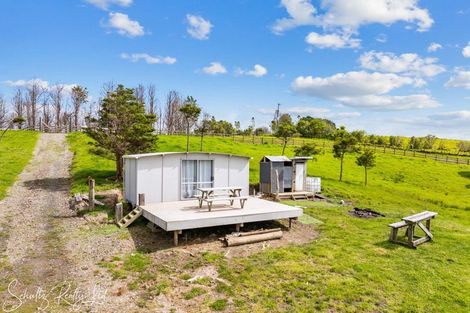 Photo of property in 186 Metcalfe Road, Matakohe, 0593