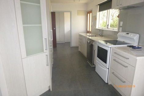 Photo of property in 2 Nielsen Place, Massey, Auckland, 0614