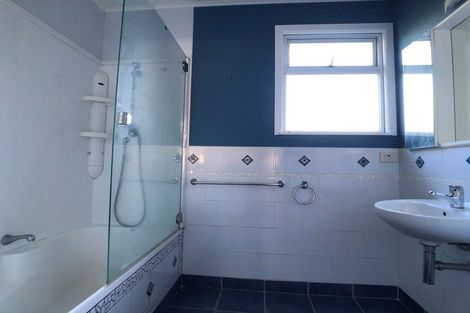 Photo of property in 36 Larnoch Road, Henderson, Auckland, 0610