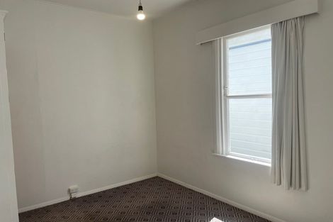 Photo of property in 55 Endeavour Street, Lyall Bay, Wellington, 6022
