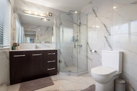 Photo of property in 7 Bridget Court, Red Beach, 0932