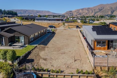 Photo of property in 8 Dow Close, Wanaka, 9305