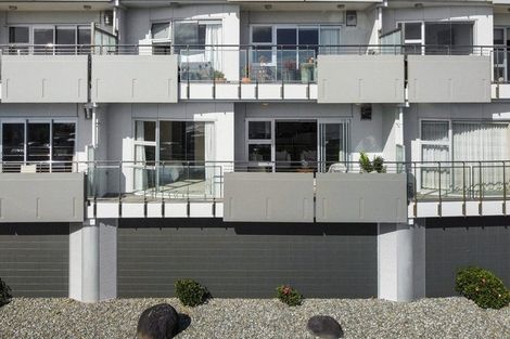 Photo of property in Quarterdeck, 3/4 Buller Street, New Plymouth, 4310