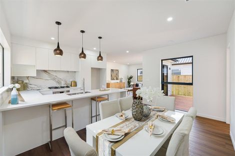 Photo of property in 17 Whakairo Crescent, Gulf Harbour, 0930