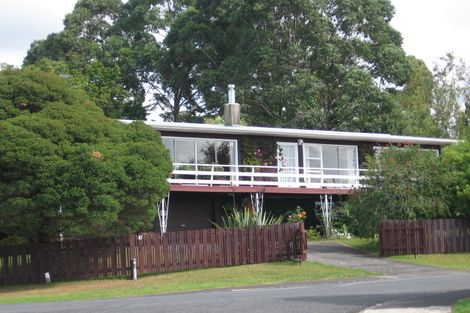 Photo of property in 87 Stottholm Road, Titirangi, Auckland, 0604