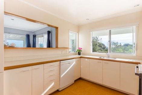 Photo of property in 18 Kohutuhutu Road, Raumati Beach, Paraparaumu, 5032