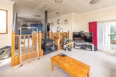 Photo of property in 10 Leamington Street, Castlecliff, Whanganui, 4501