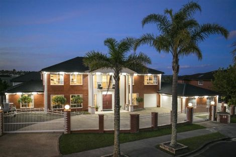 Photo of property in 18 Mansion Court, West Harbour, Auckland, 0618