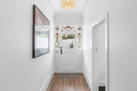 Photo of property in 34 Hackthorne Road, Cashmere, Christchurch, 8022